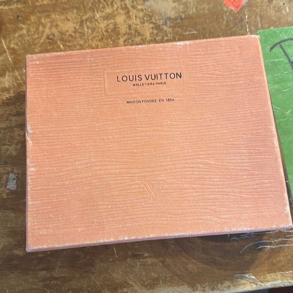 LV box and wallet bag - Picture 3 of 3